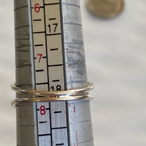 Stunning Sterling Silver and Blue Gemstone Ring size 7.5/8 - Picture 8 of 9